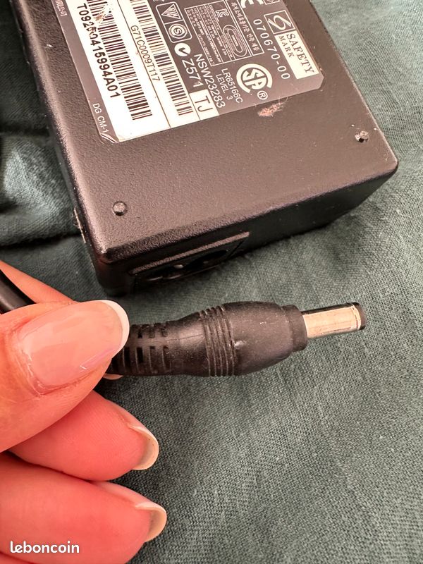 Chargeur pc portable toshiba (image 2)