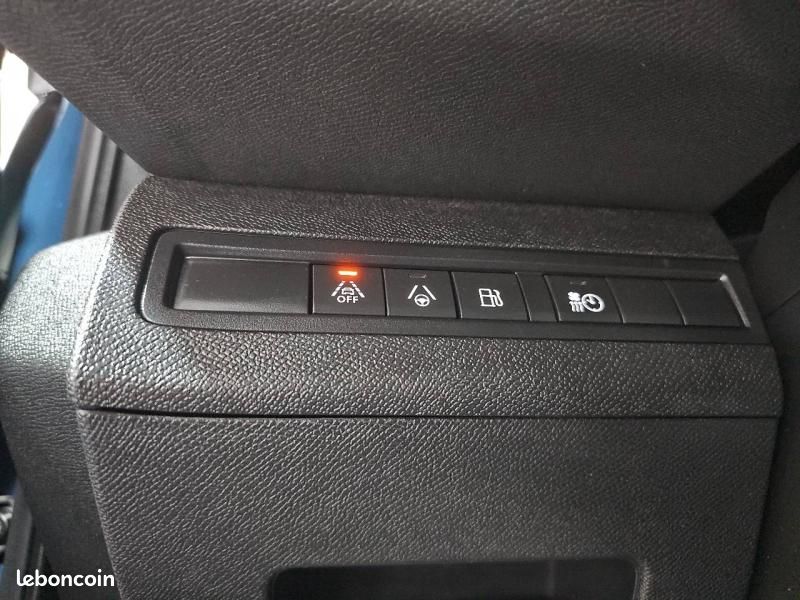 Peugeot 3008 HYBRID 225ch GT e-EAT8 (image 26)