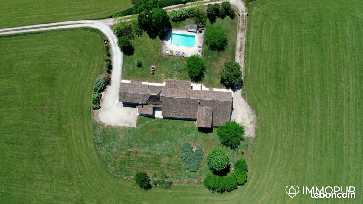 Maison 15 pièces 359 m² · à Boisse · 359 m² · 599 000 €