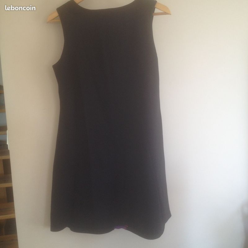 Robe mauve et noire (image 2)