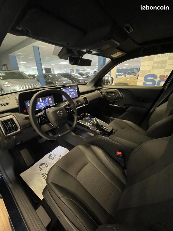 Suzuki e-vitara 61KWH STYLE (image 6)
