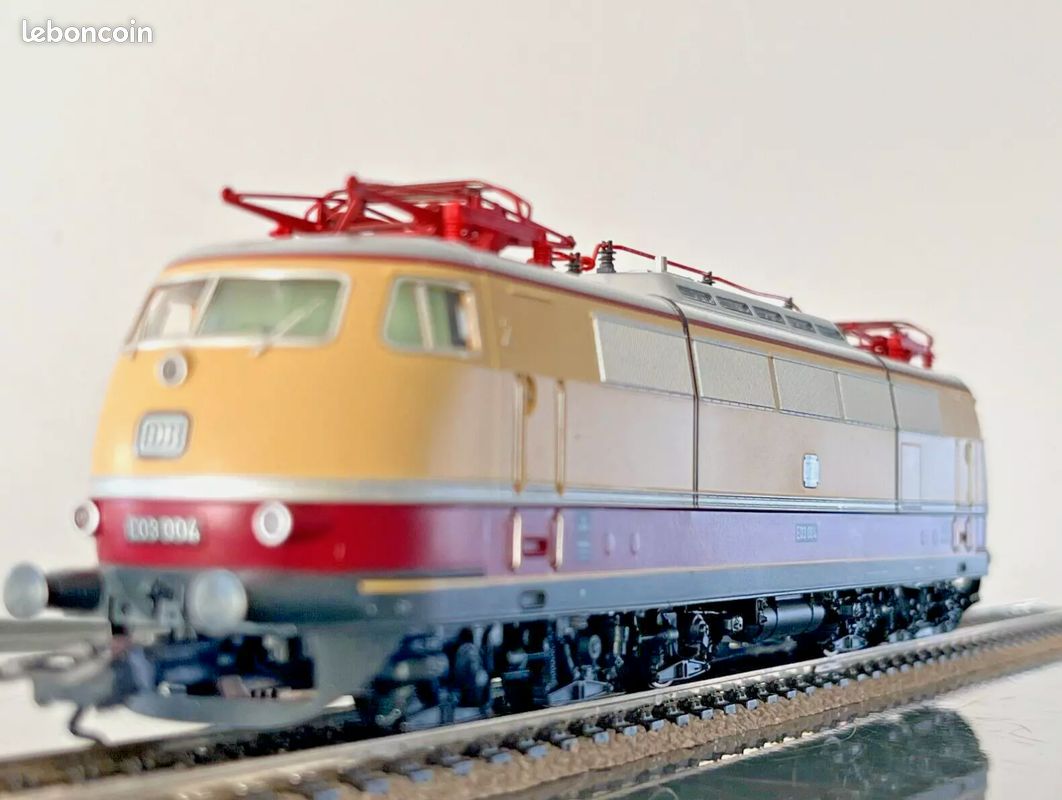 Locomotive Trix BR 103 – DB époque 4 – Analogique 2 Rails – Neuve