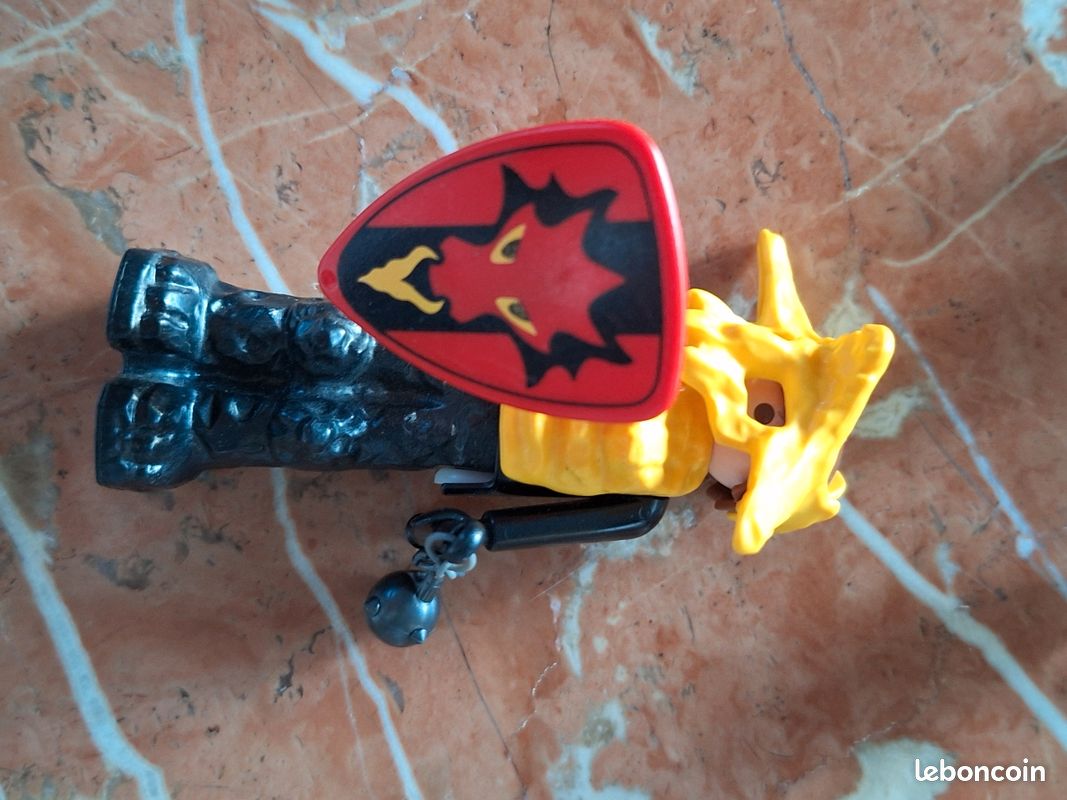 8 figurines + 2 chevaux chacun équipés de protection tête et corps soit 10 (image 6)
