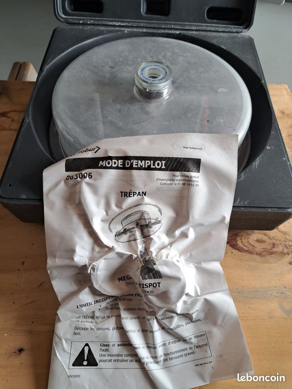 Trépan Mega Multispot AGI-Robur Ø 255 mm (avec coffret et notice) (image 2)