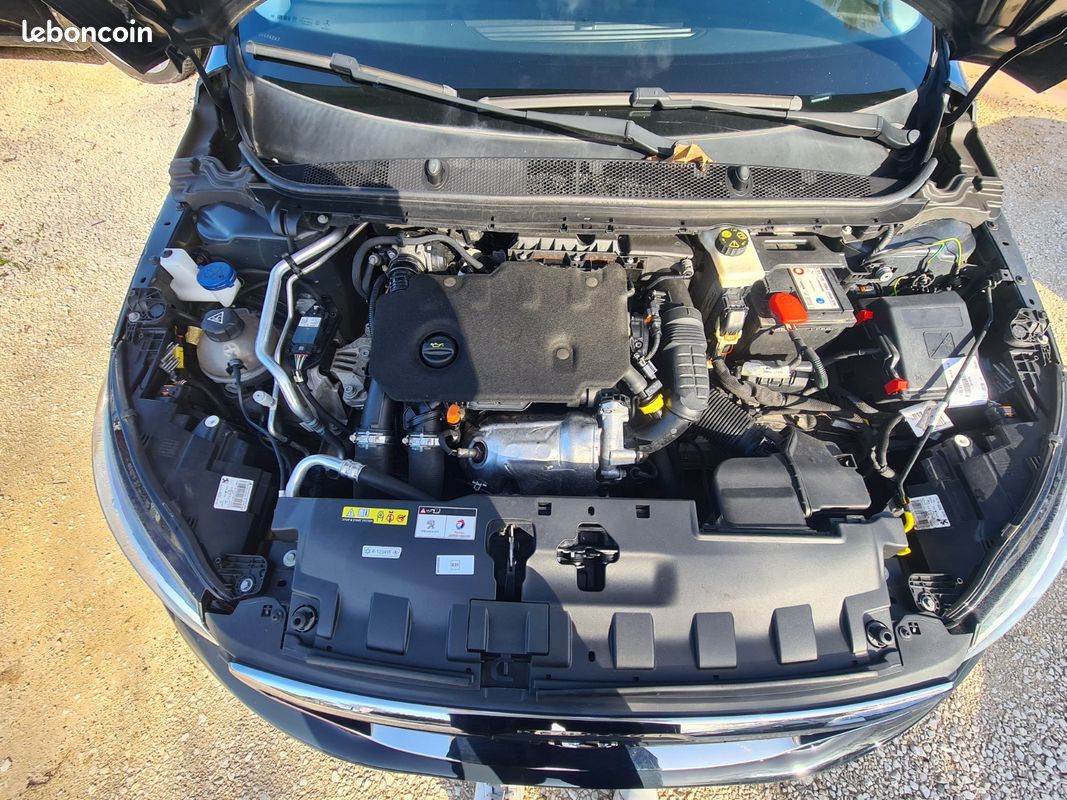 PEUGEOT 308 BlueHDi 100ch SS BVM6 Allure (image 21)