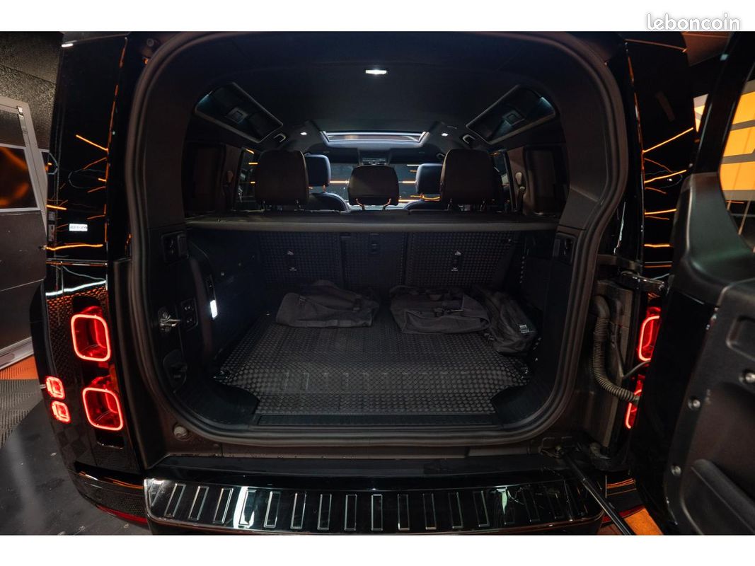 LAND ROVER DEFENDER 110 P300e X-DYNAMIC SE (image 19)