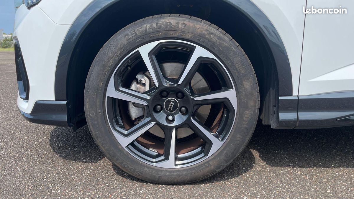 AUDI Q3 Sportback 45 TFSIe 245 ch S tronic 6 S line (image 9)