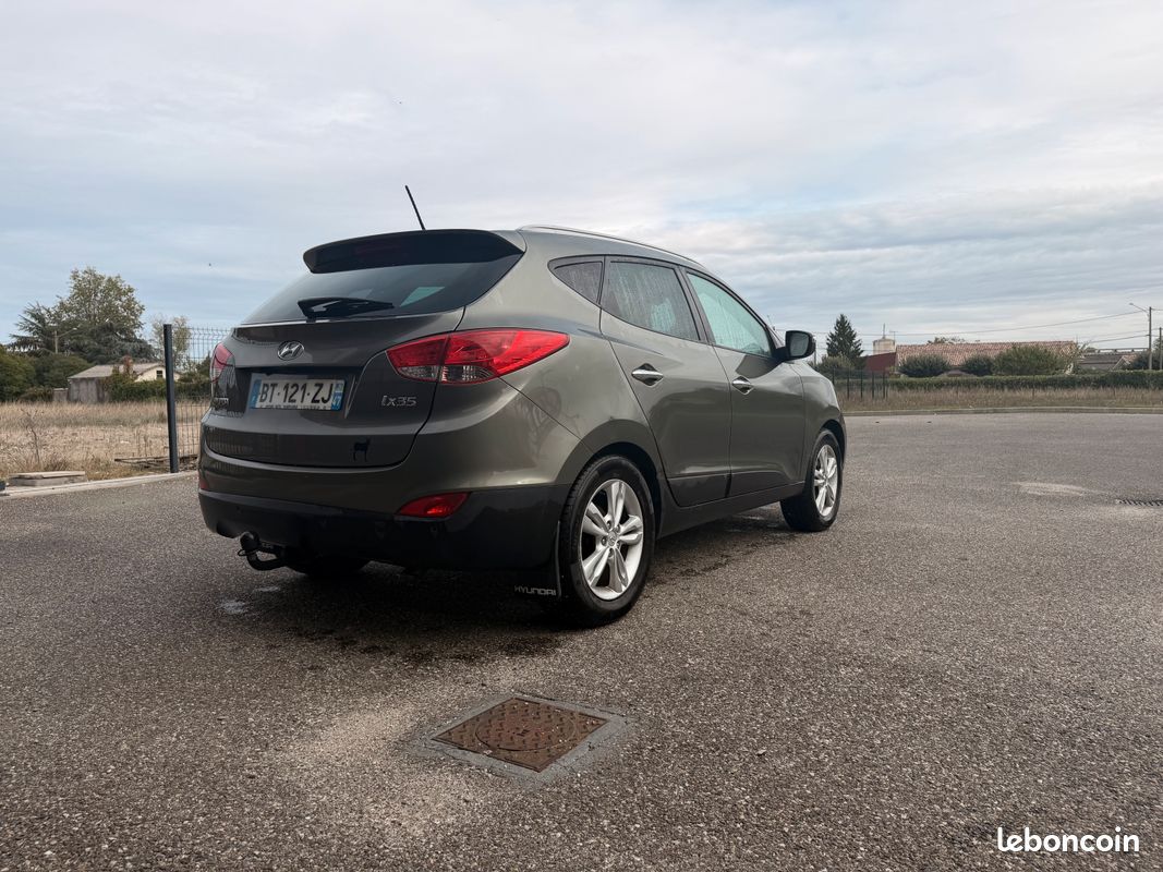 Hyundai ix35 1.7 CRDi 115 2011 — Garantie 6 mois, cuir, GPS, attelage (image 2)