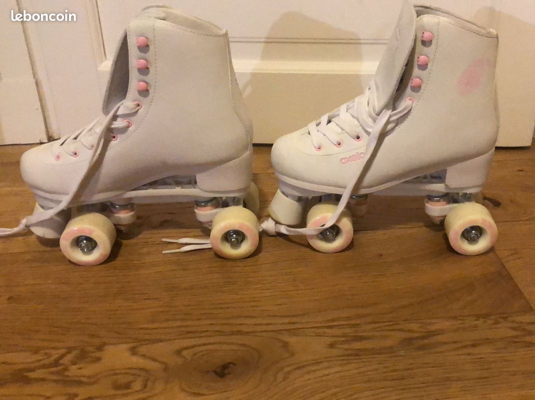 Patin à roulette Reine des Neiges casque protection | Used   Good | €15.00 | Courrières, Nord Pas de Calais