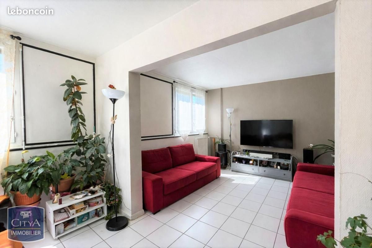 Appartement 4 pièces 79 m² · à Saint-Étienne · 79 m² · 74 000 €