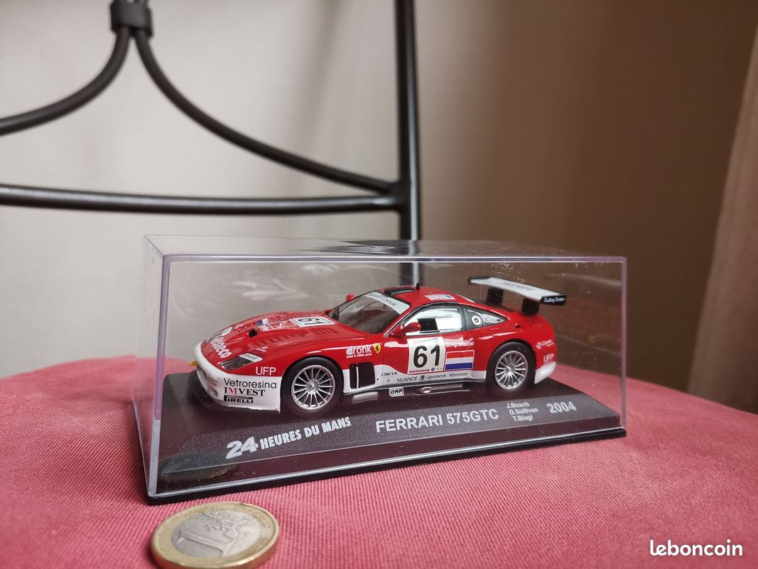 Maquette Ferrari 575M Maranello Grise - Échelle 1/43 - Marque IXO - Occasion Bel état
