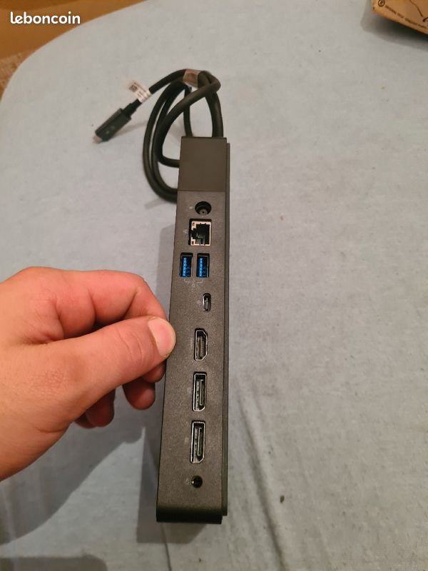 Station d?accueil Dell Dock WD19TB sans adaptateur de 180 W. Dell WD19TB Thunderbolt Docking Station. 1 x Power In. 1 x Gigabit Ethernet RJ45. 2 x Dual USB-A 3.1 Gen 1. 1 x USB-C Multifunction Display (image 3)