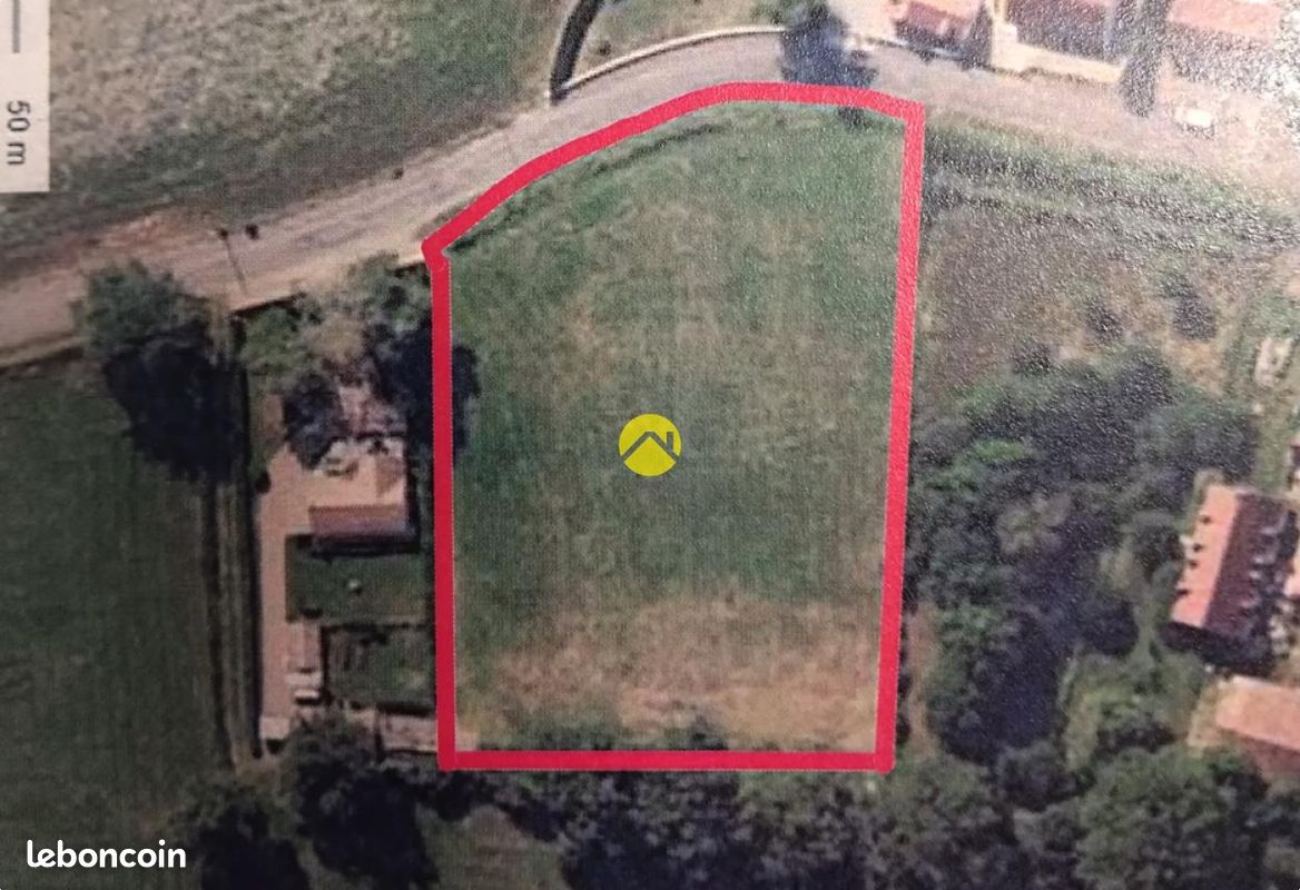 Grand terrain plat à bâtir · à Lurcy-Lévis · 30 000 €