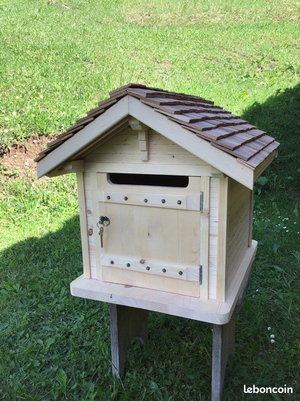 Boîte à lettres artisanale style chalet bois (image 5)