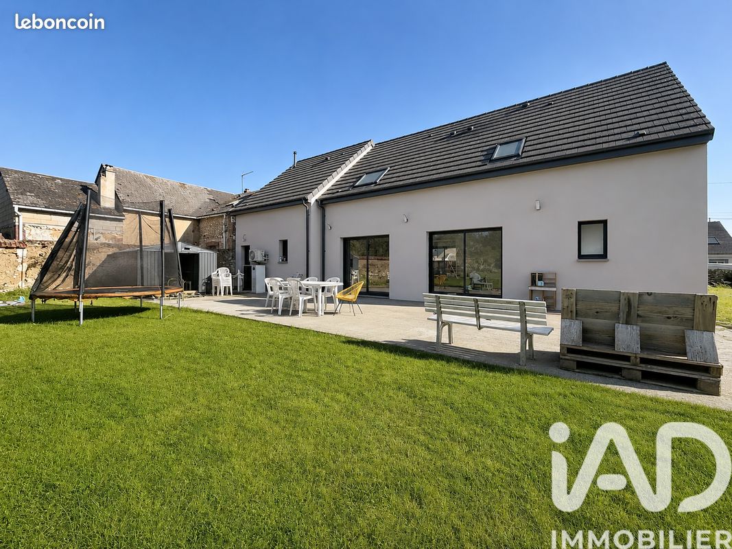 Maison 6 pièces 147 m² · à Dammarie · 147 m² · 329 900 €