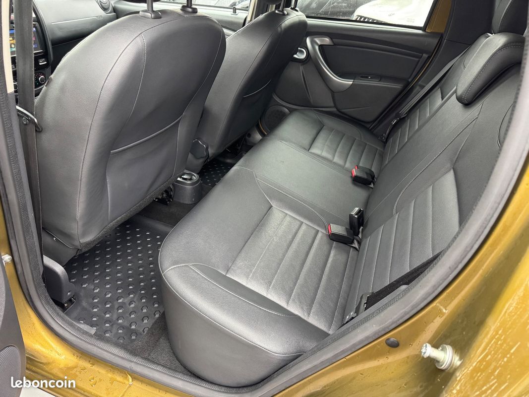 DACIA DUSTER Black Touch TCE 125Ch 4x2 (image 16)