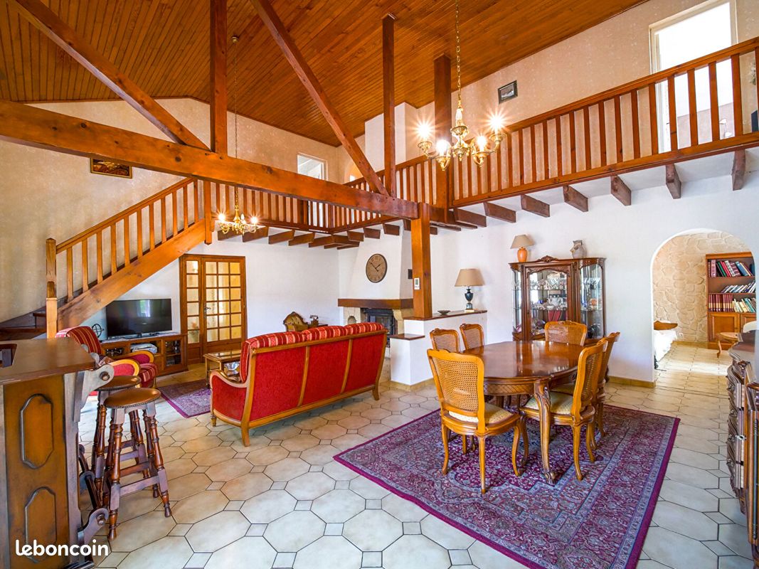 Maison 7 pièces 222 m² · à Parentis-en-Born · 222 m² · 432 000 €