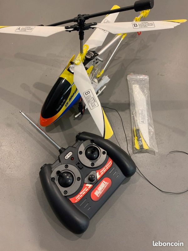 Hélicoptère téléguidée (image 1)