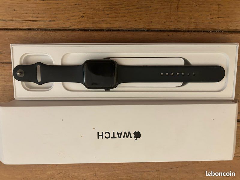 Apple watch SE 44mm (image 1)
