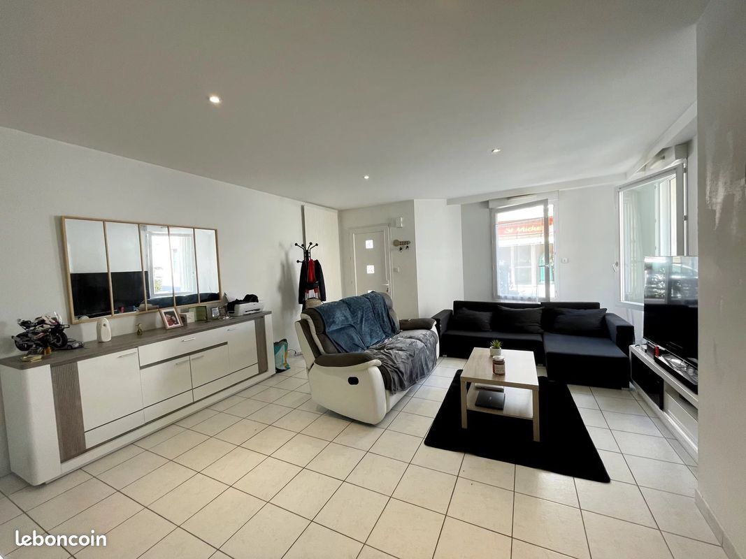 Maison 3 pièces 76 m² · à Le May-sur-Èvre · 76 m² · 532 €/mois