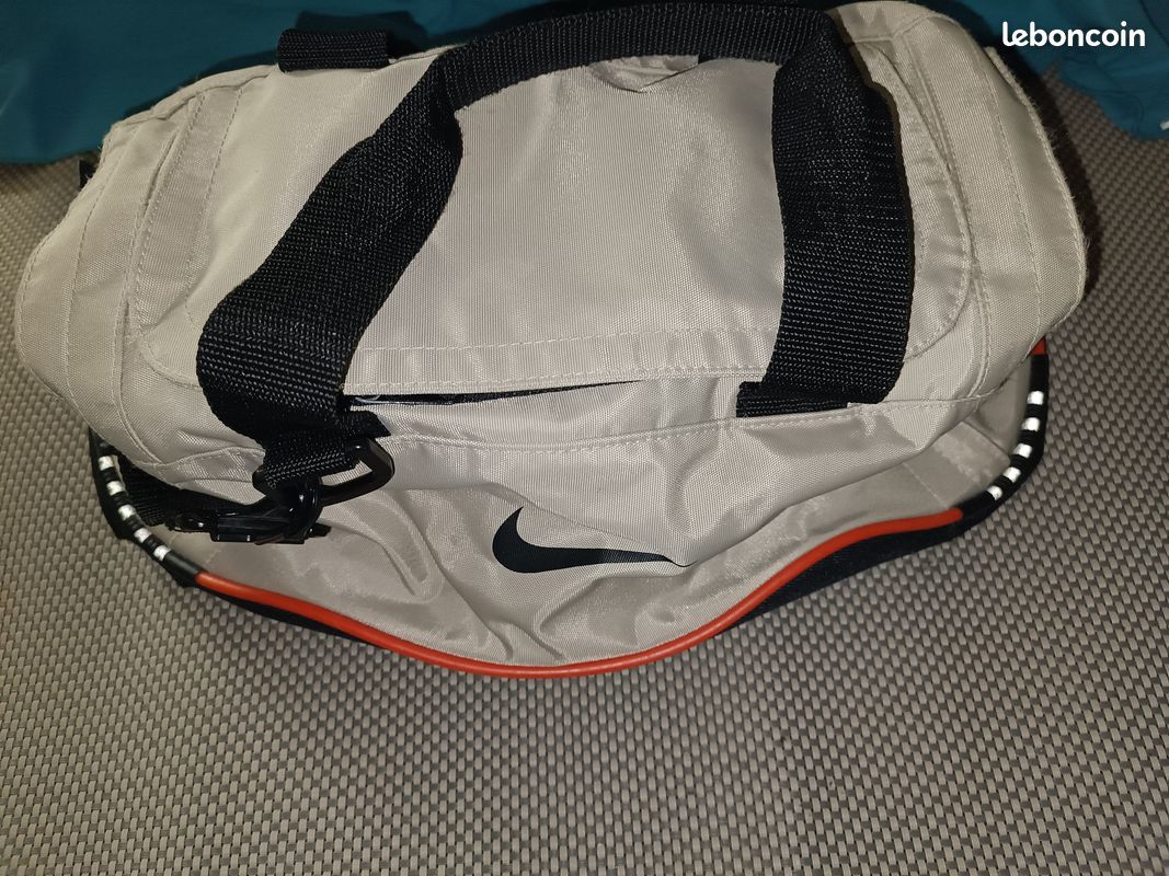 Sac de sport NIKE (image 1)