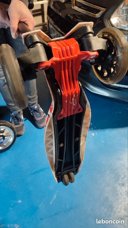 Trottinette 3 Roues éclairage LED Graffitis Scooter (image 9)