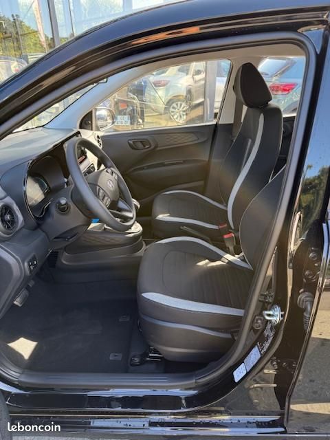 Hyundai i10 (3) 1.0 63 BVR INTUITIVE (image 9)