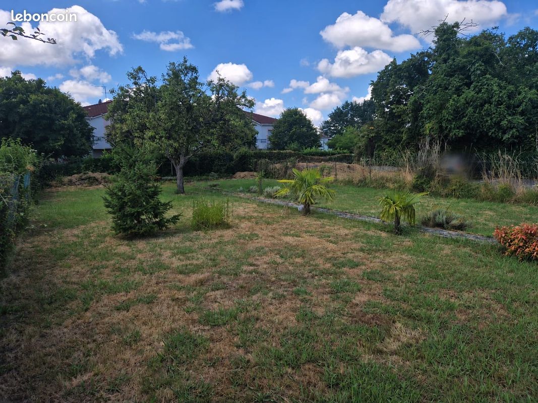Terrain constructible 400m2 · à Lons · 96 000 €