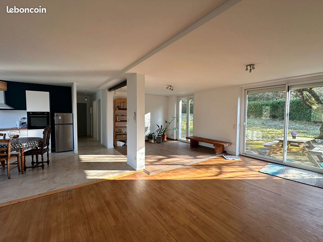 Maison 8 pièces 205 m² · à Aiguefonde · 205 m² · 280 000 €