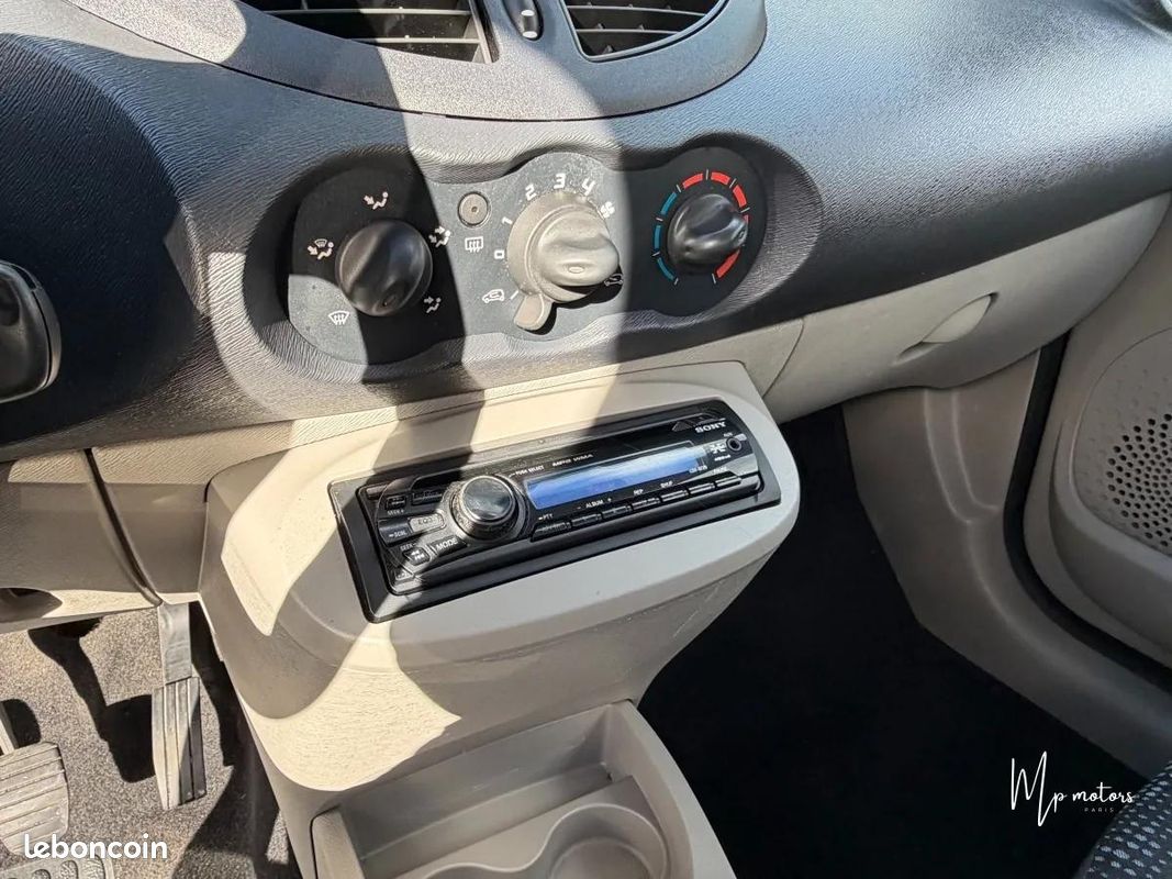 Renault Twingo 1.2 75 AUTHENTIQUE / GARANTIE 12 MOIS (image 10)
