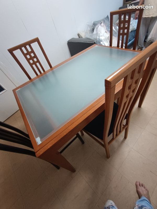 Vendre table avec rallonge et 6chaise (image 1)