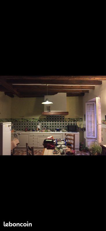 Appartement 3 pièces 85 m² · à Saint-Amand-Montrond · 85 m² · 520 €