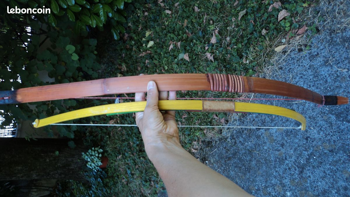 Deux arcs en bois (image 1)