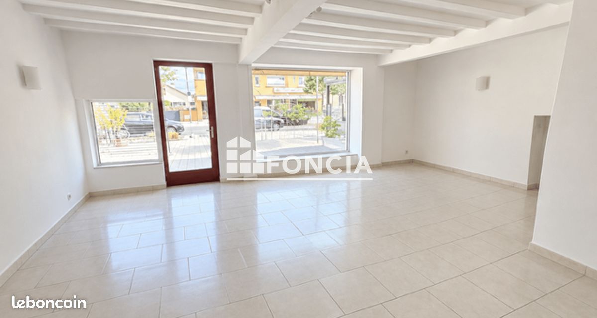 Local commercial 5 pièces 123 m² · à Arnage · 123 m² · 249 000 €