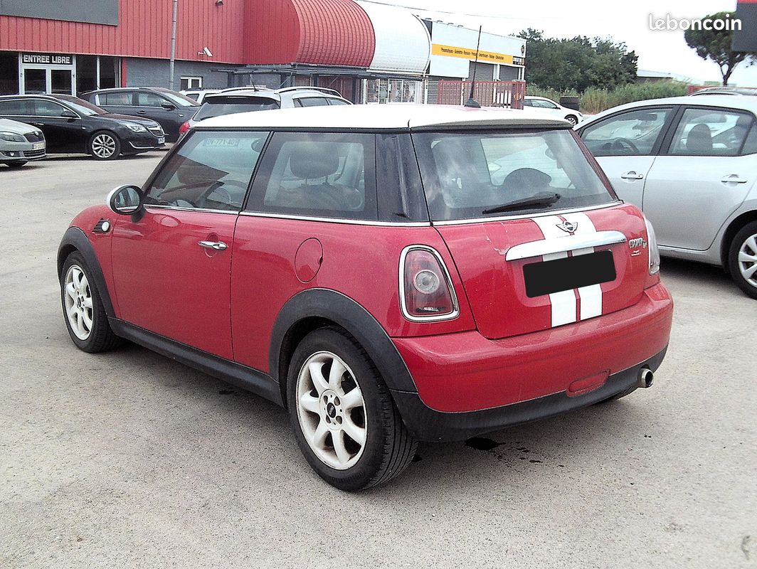 Mini Cooper Hatch 1.6D 110CV (image 2)