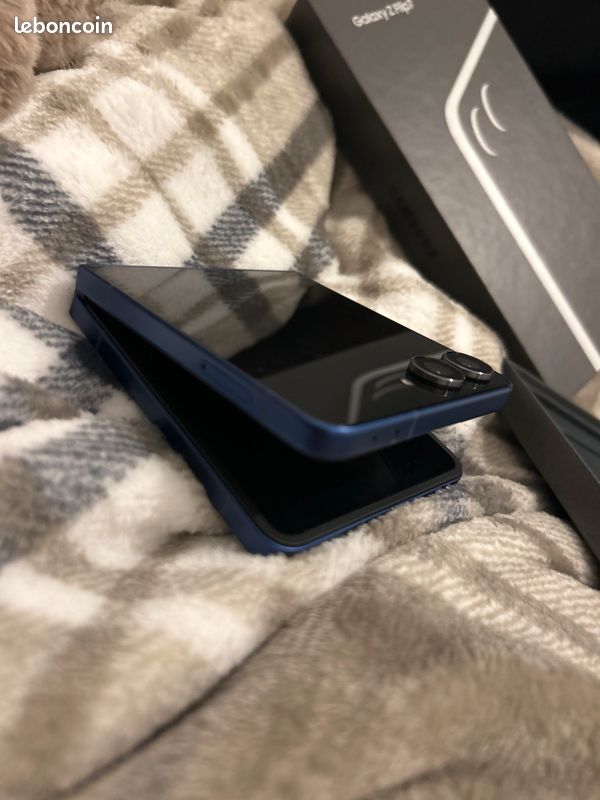 Samsung galaxy Z FliP 7 (image 3)