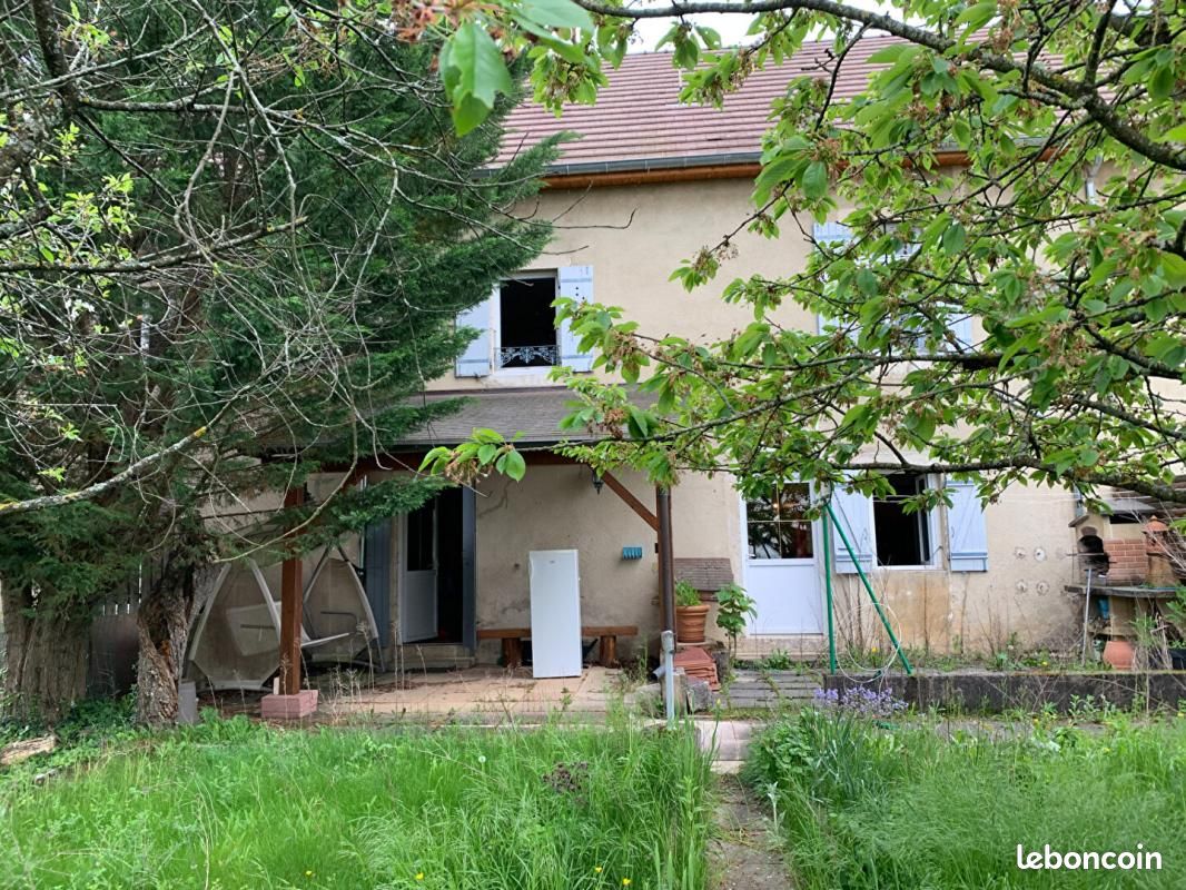 Maison 5 pièces 146 m² · à Beaufort-Orbagna · 146 m² · 136 000 €