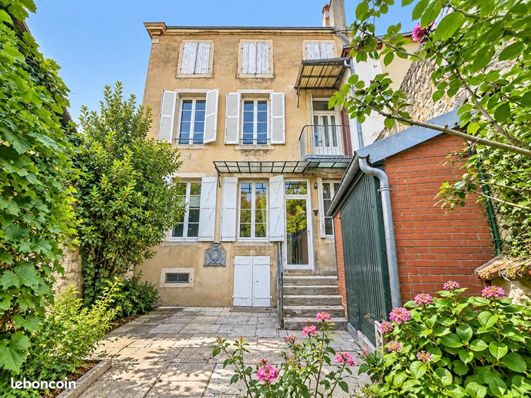 Maison 8 pièces 144 m² · à Dijon · 144 m² · 470 000 €