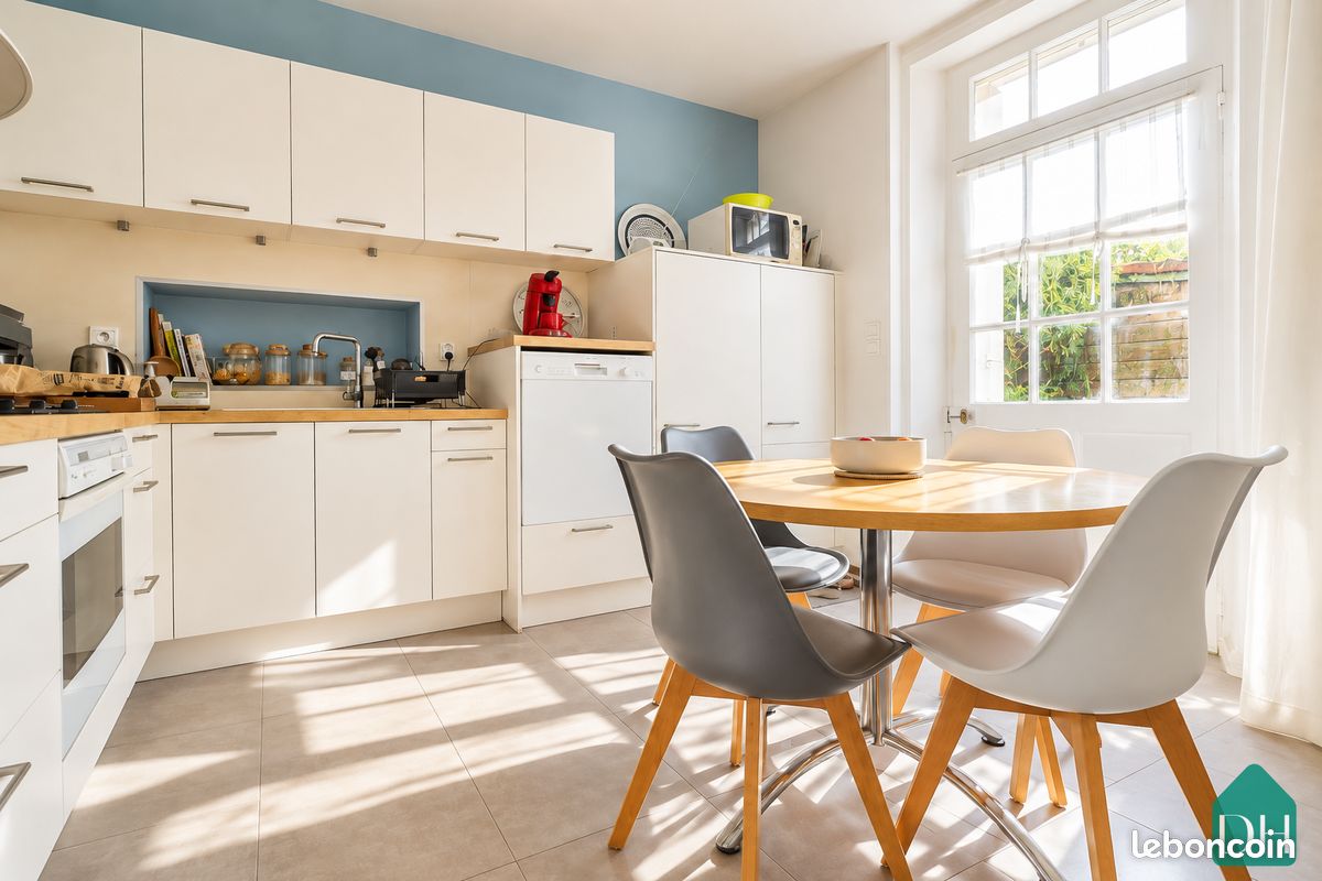 Propriété 7 pièces 185 m² (image 2)