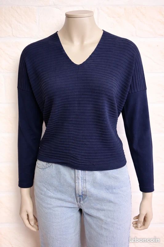 Haut La Fée Maraboutée femme S – Bleu – Col V – Très bon état (image 1)