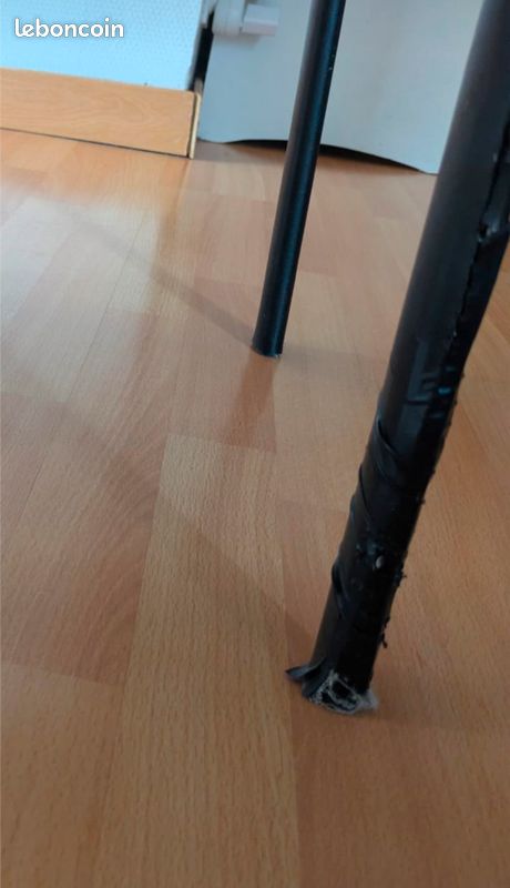 4 chaises noires (image 4)