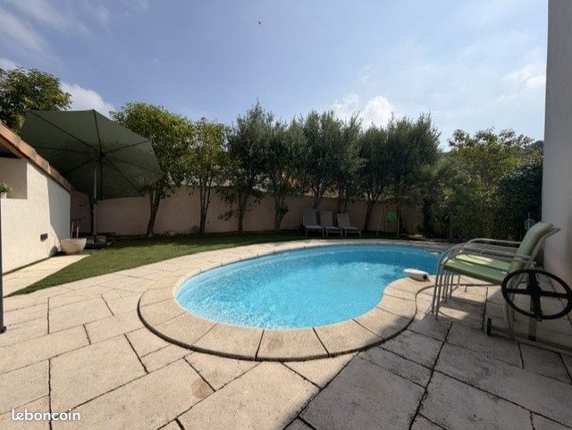 Maison 5 pièces 115 m² · à Aubagne · 115 m² · 2 300 €