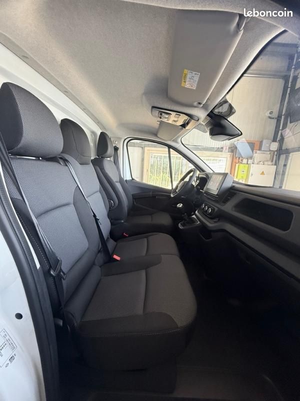 Renault Trafic FOURGON FG BLUE DCI 130 L1H1 2T8 GSR2 ADVANCE 24 567 HT / 29 480,00 TTC (image 20)