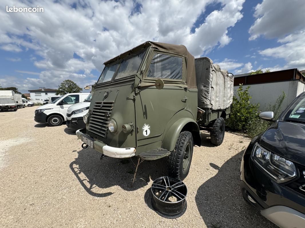 Renault Goélette 4X4 CAMION MILITAIRE BACHÉ (image 1)