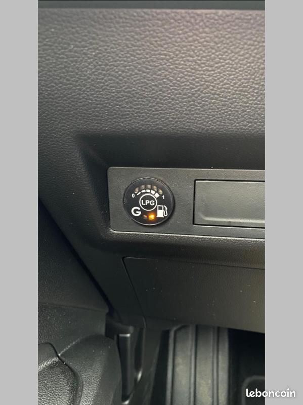 Renault Captur TCe 100 GPL Evolution (image 17)