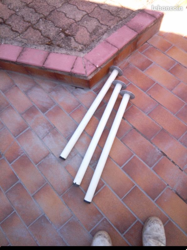 Pieds de table (image 1)