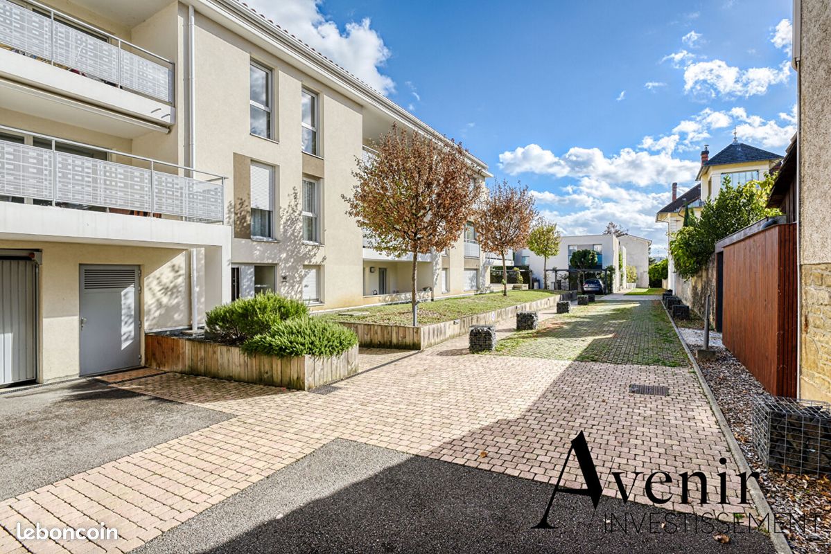 Appartement 1 pièce 43 m² · à Champagne-au-Mont-d'Or · 43 m² · 210 000 €