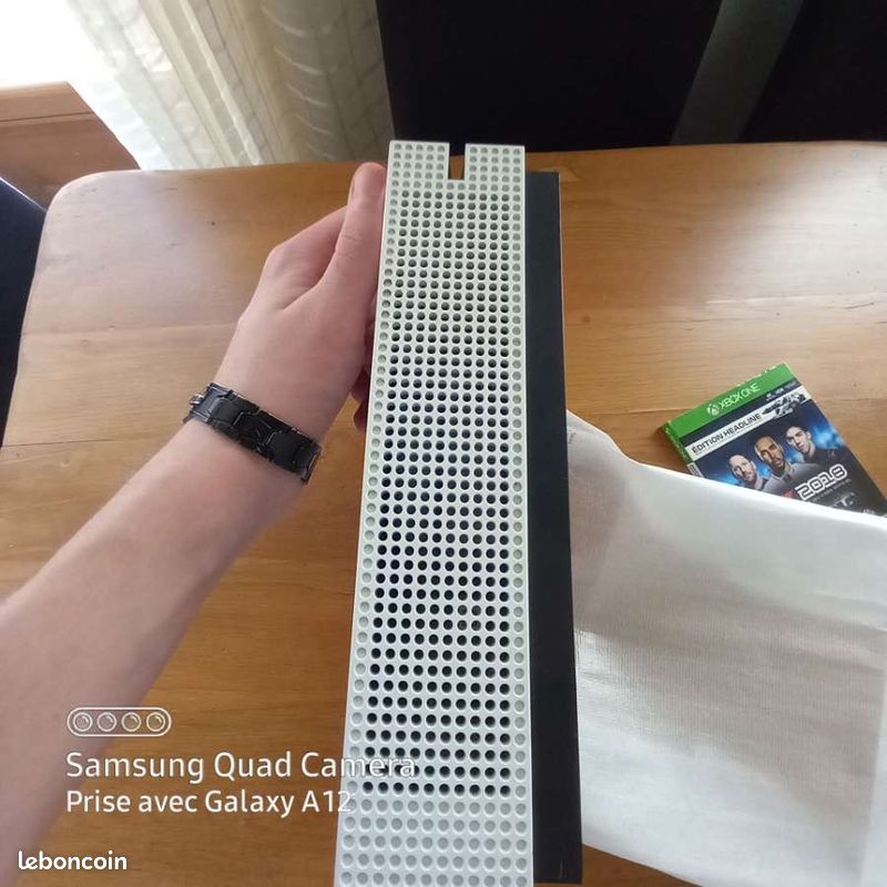 Xbox one s (négociable) (image 4)
