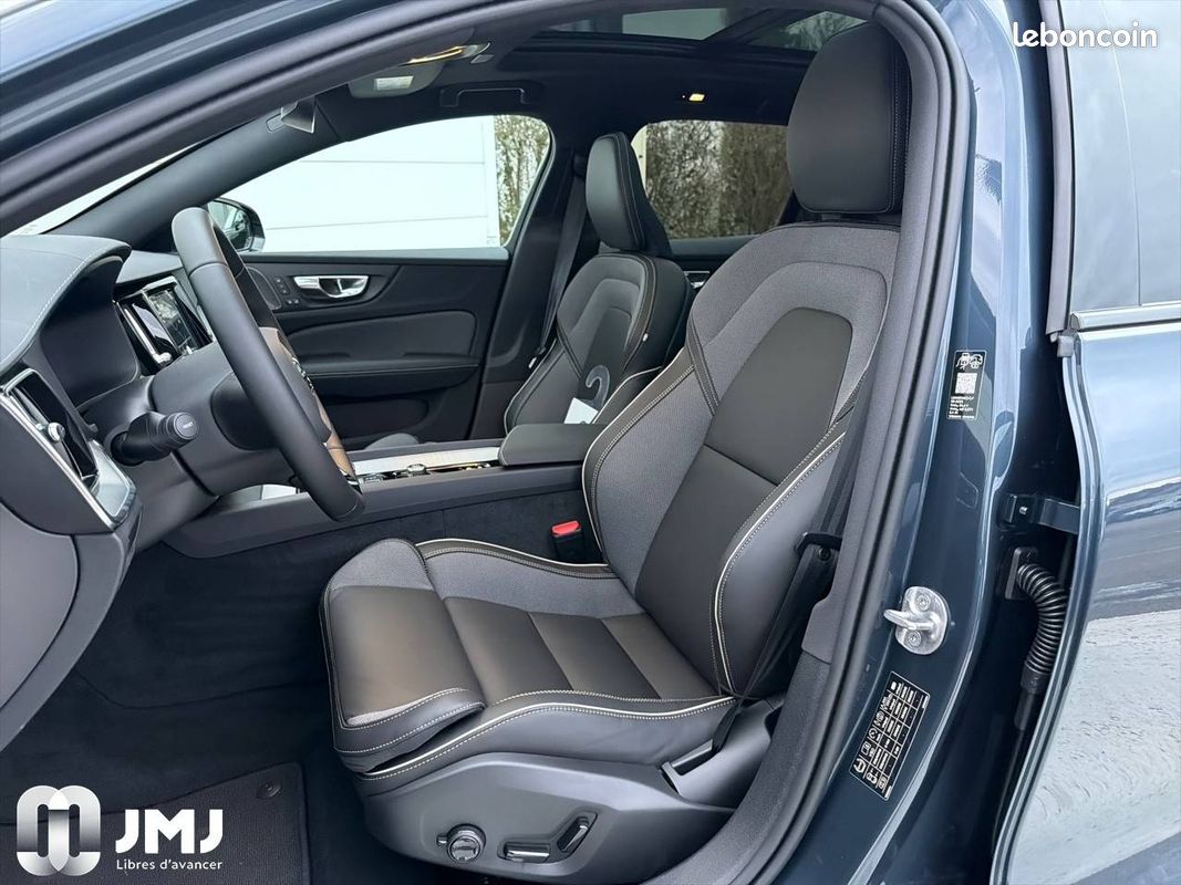 VOLVO V60 B4 197 ch DCT7 Ultra Style Dark (image 12)