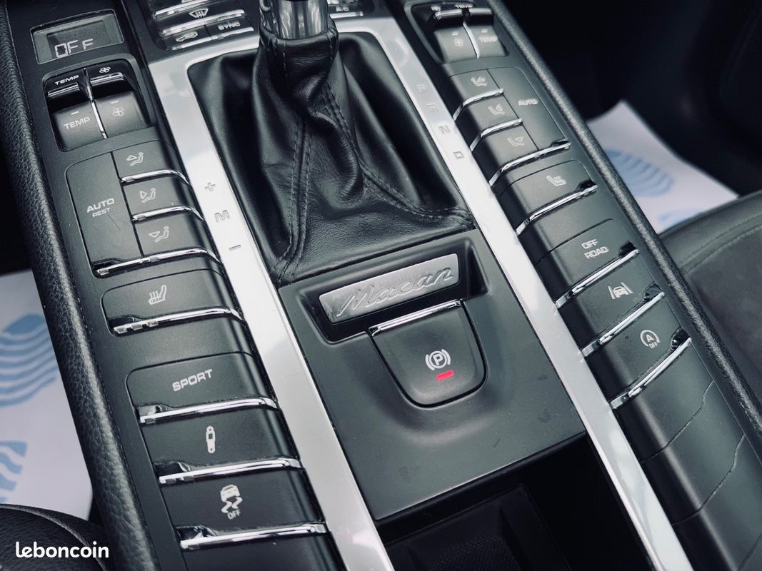 Porsche Macan 2.0L 252CH PDK + TOIT OUVRANT + SUIVI PORSCHE + SIEGES CHAUFFANTS/ELEC + CAMERA DE RECUL + GARANTIE 12 MOIS (image 33)
